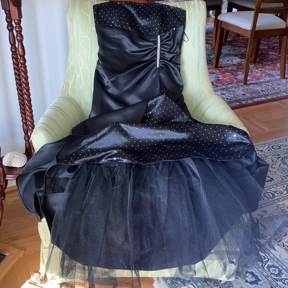 Blonde Nites long black satin strapless gown. - Picture 6 of 8